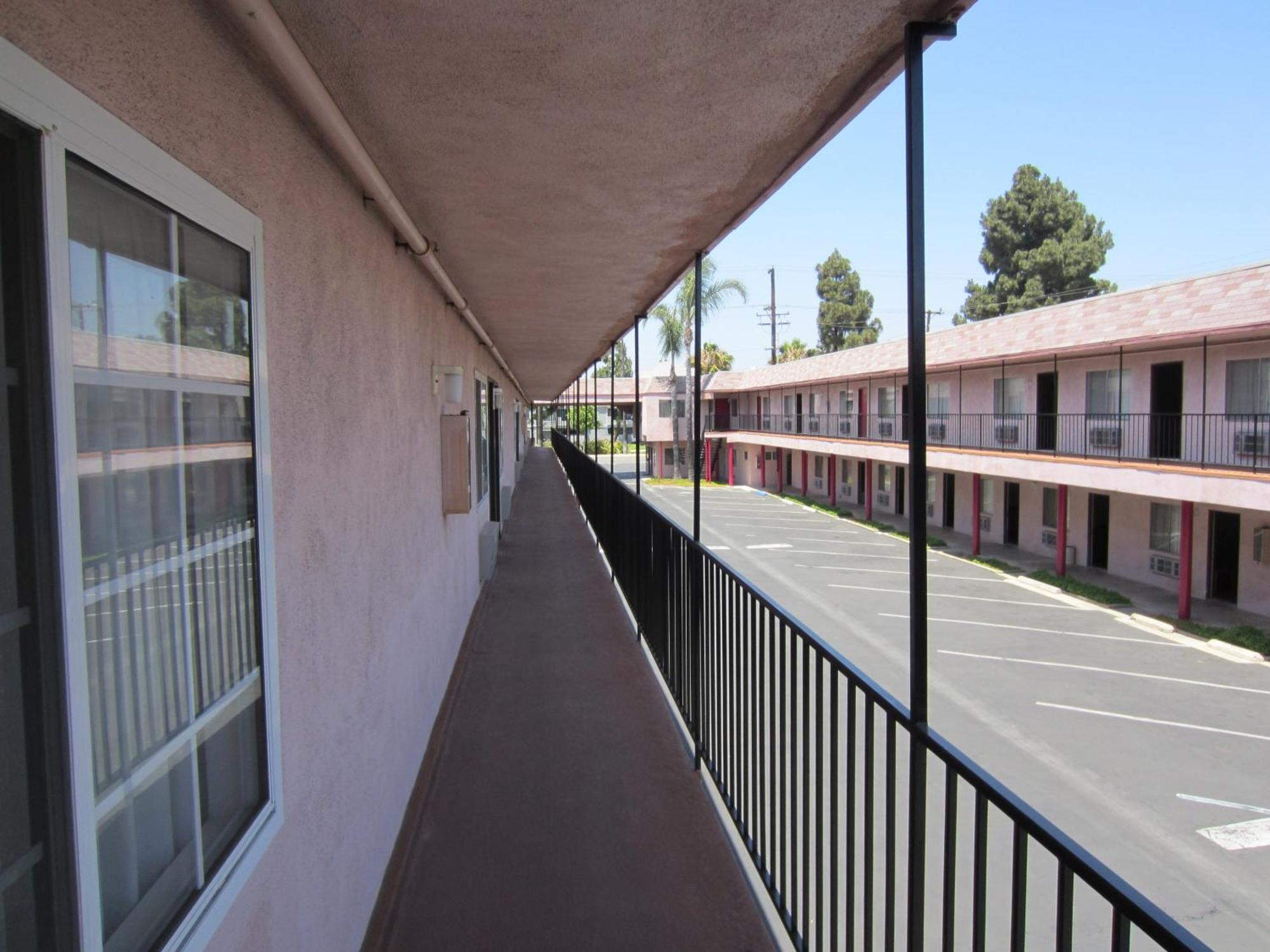 Welcome Inn & Suites Anaheim Buitenkant foto