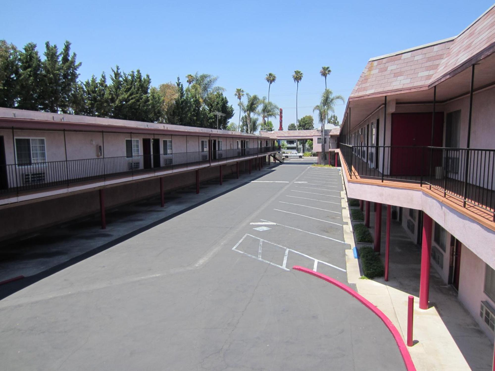 Welcome Inn & Suites Anaheim Buitenkant foto