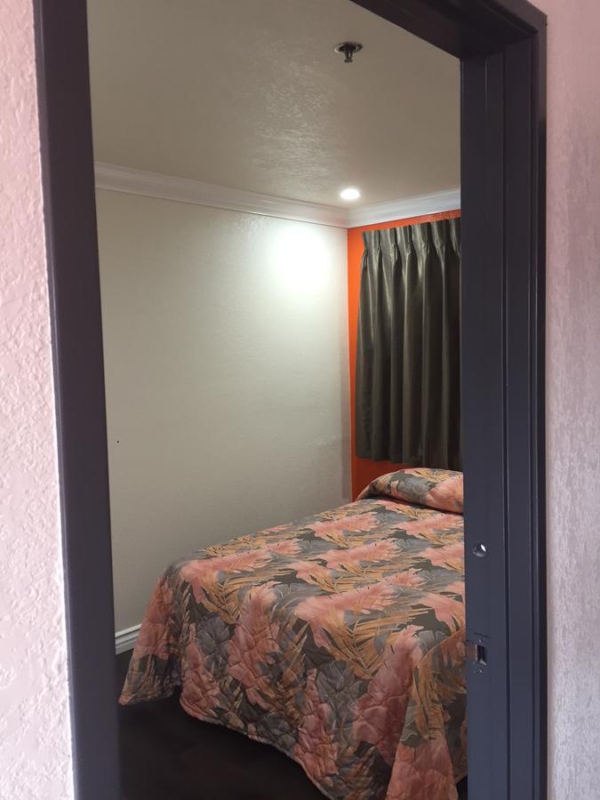 Welcome Inn & Suites Anaheim Buitenkant foto